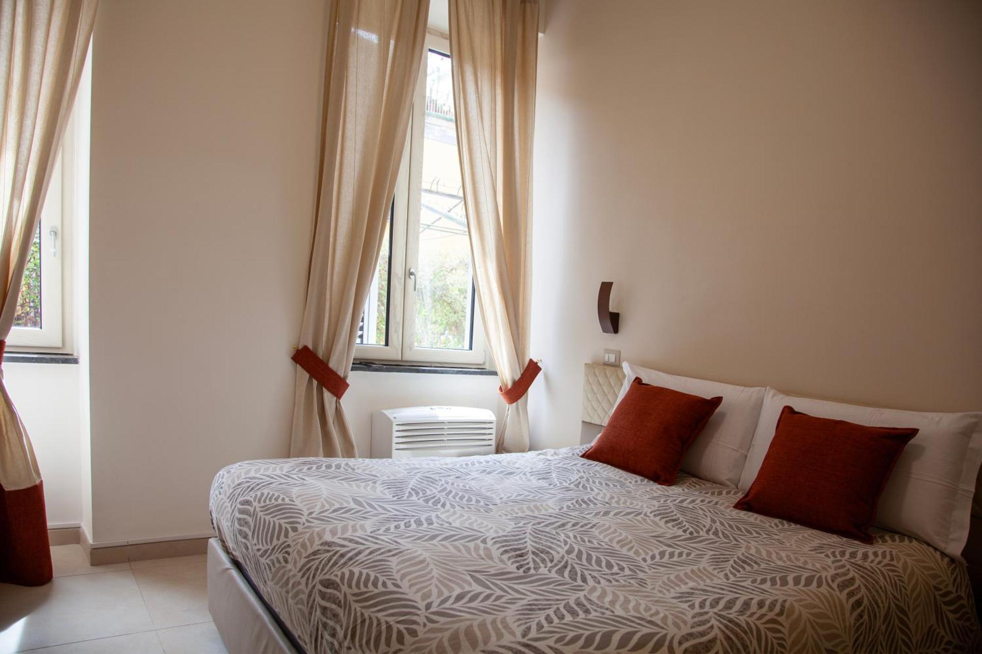 Opera 5 Hotel Napoli Bagian luar foto