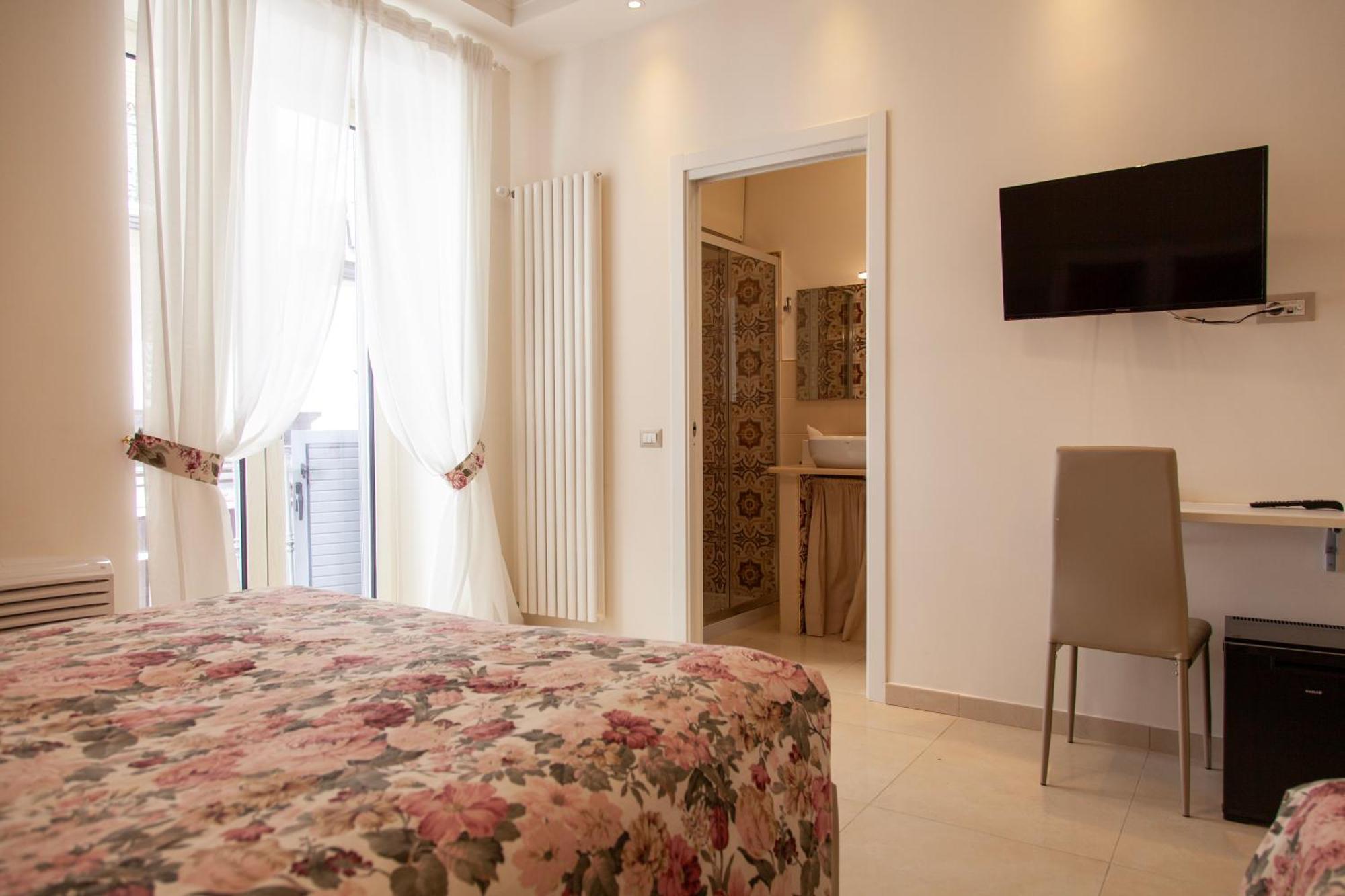 Opera 5 Hotel Napoli Bagian luar foto